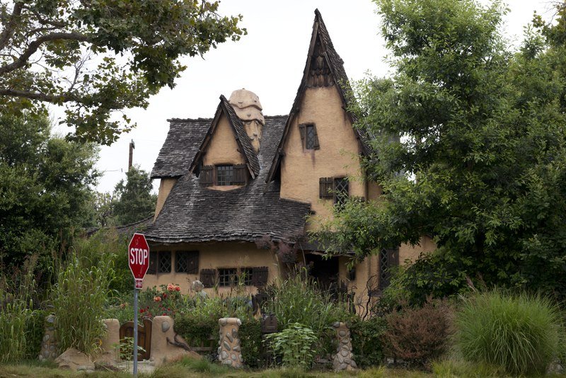 Featured image of LA Home Spotlight: Under the Spell of the Spadena House